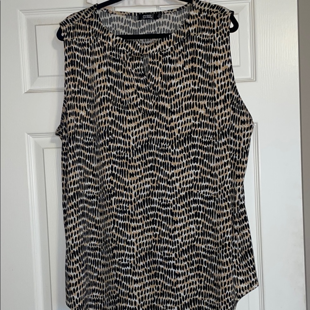 Cheeta saleeveless Black and Tan Women's Top
